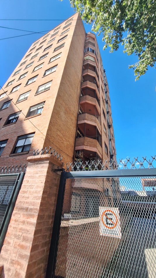 Departamento 4 Amb C/Cochera 4° Piso Lateral