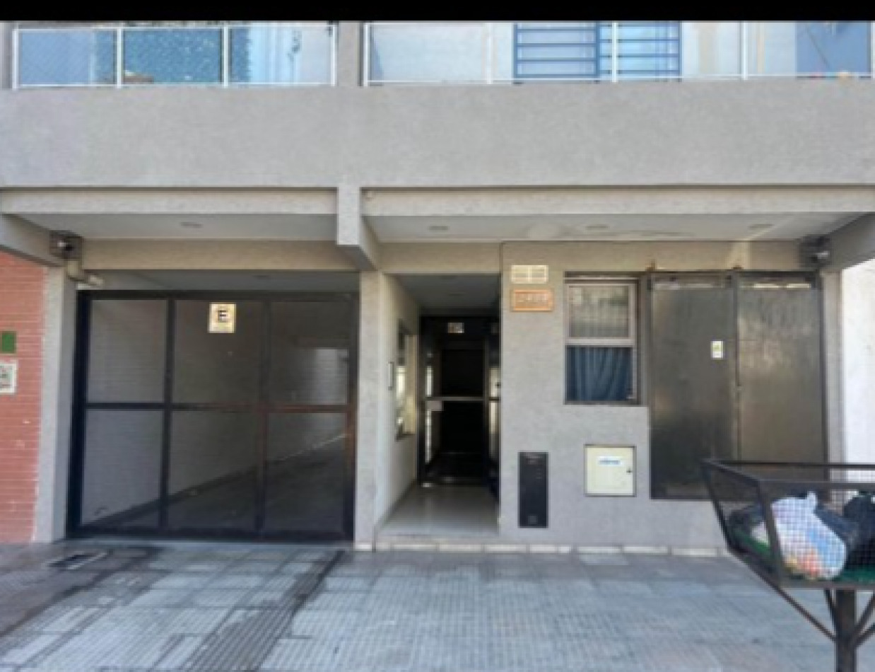 Venta  Depto 2 Amb C/Cochera