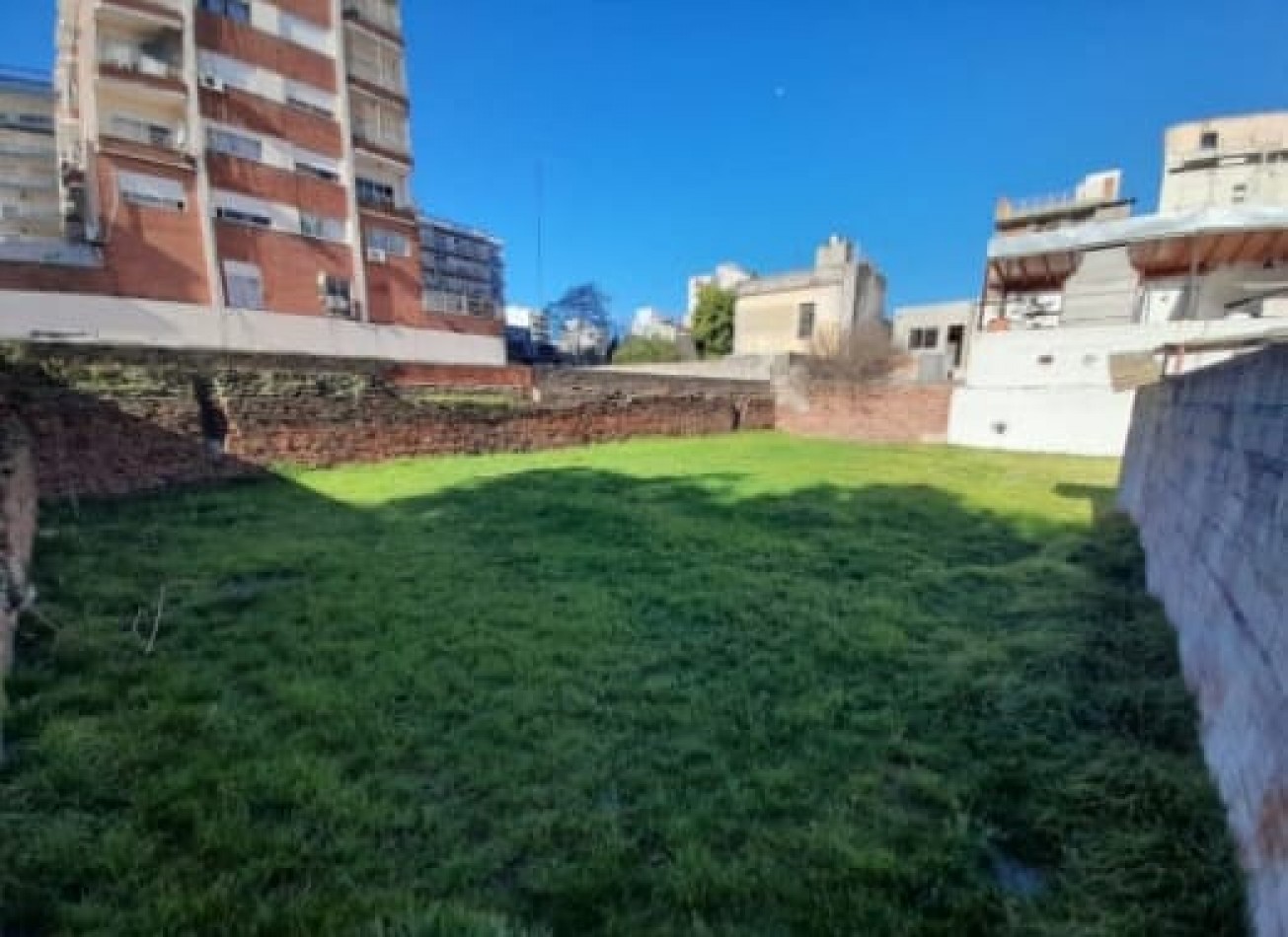 Venta 2  Locales + 2 Deptos