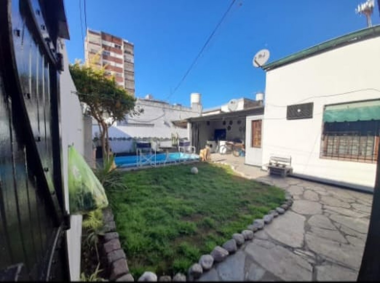 Venta 2  Locales + 2 Deptos
