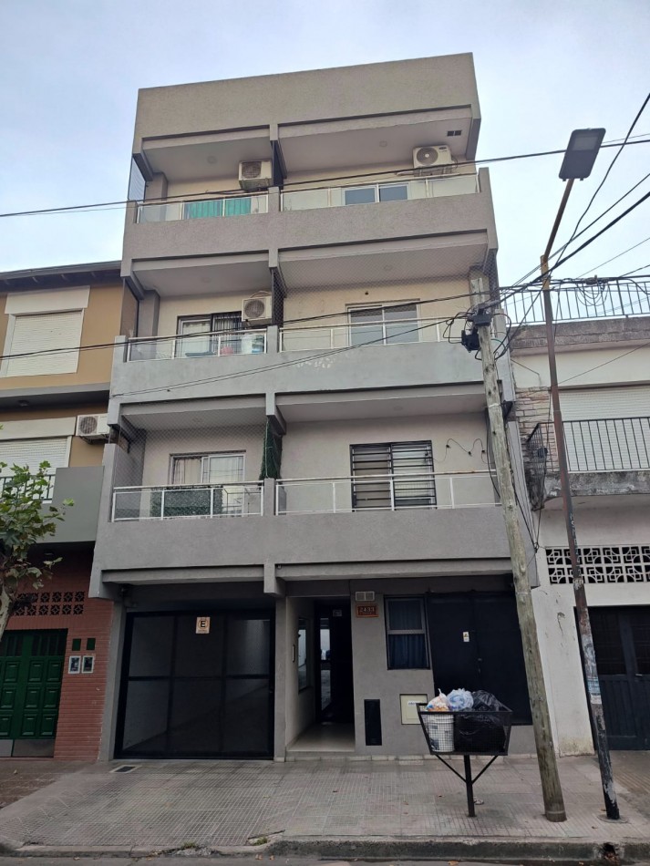 Venta  Depto 2 Amb C/Cochera
