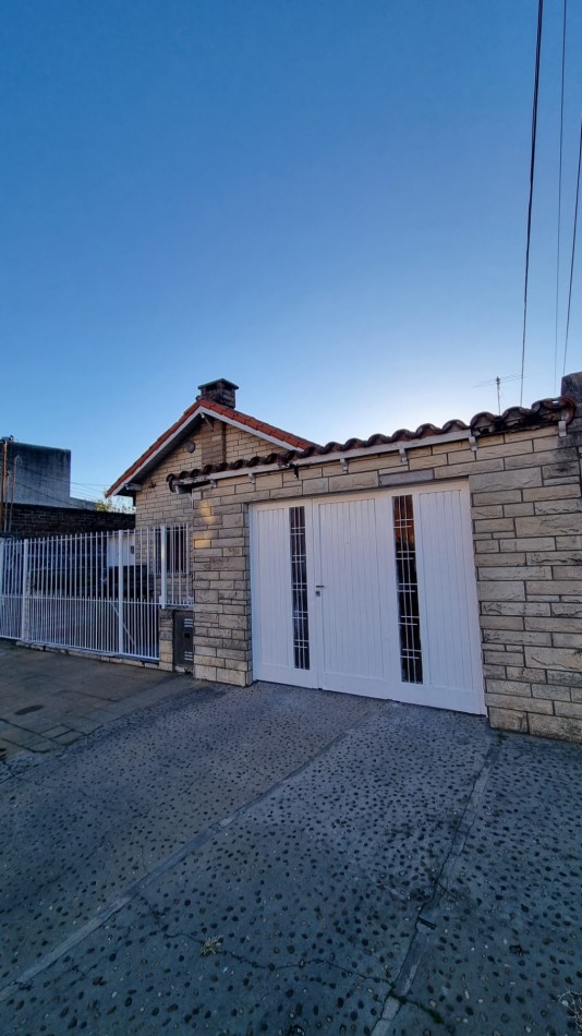 Casa 3 ambientes en Alquiler en Villa Ballester