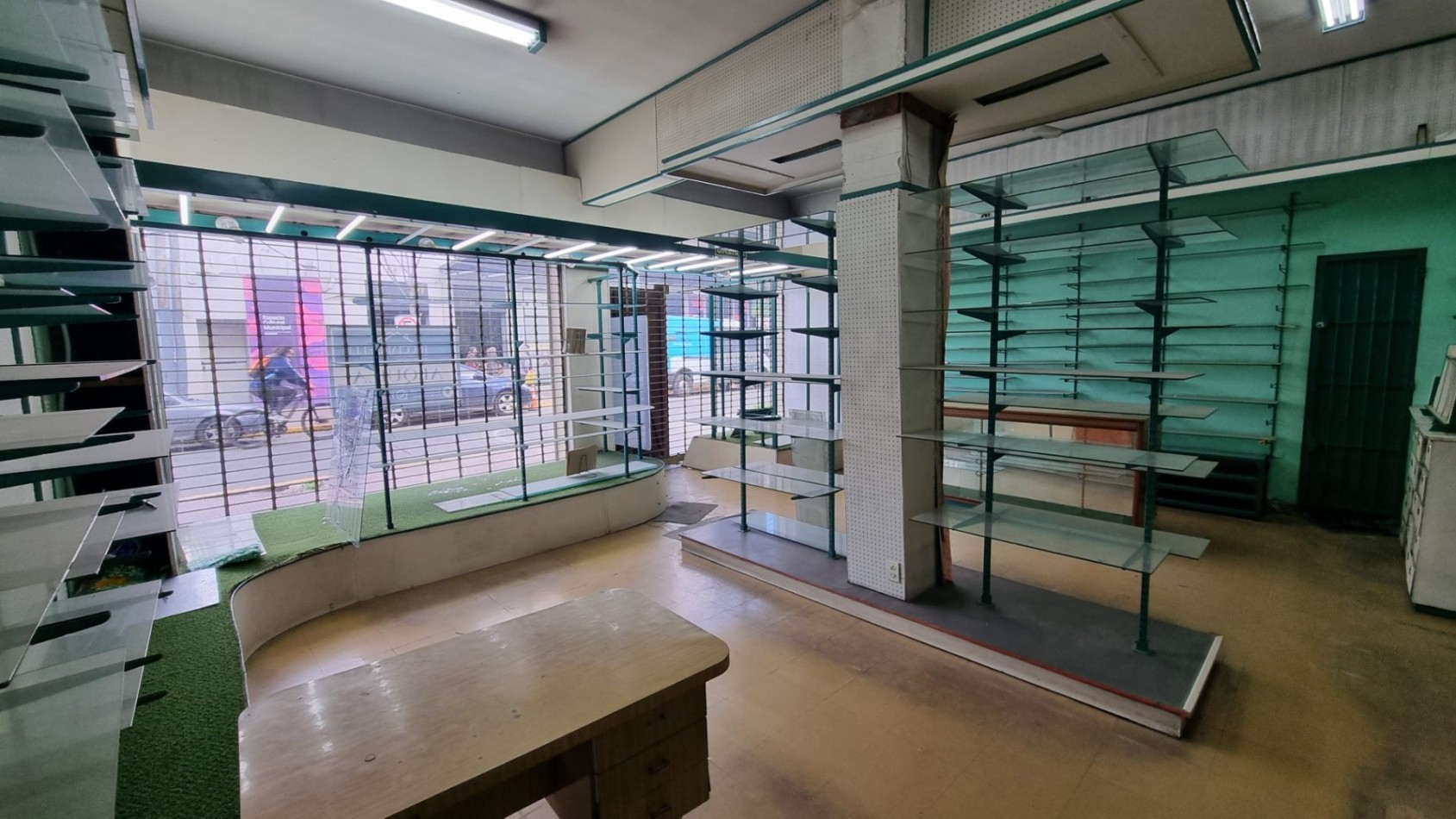 Local Comercial en Alquiler en Villa Ballester